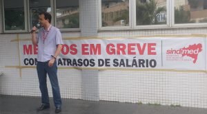 Vice-presidente do Sindimed, Luiz Américo, explicou os motivos do protesto e reforçou a necessidade de manter a mobilização